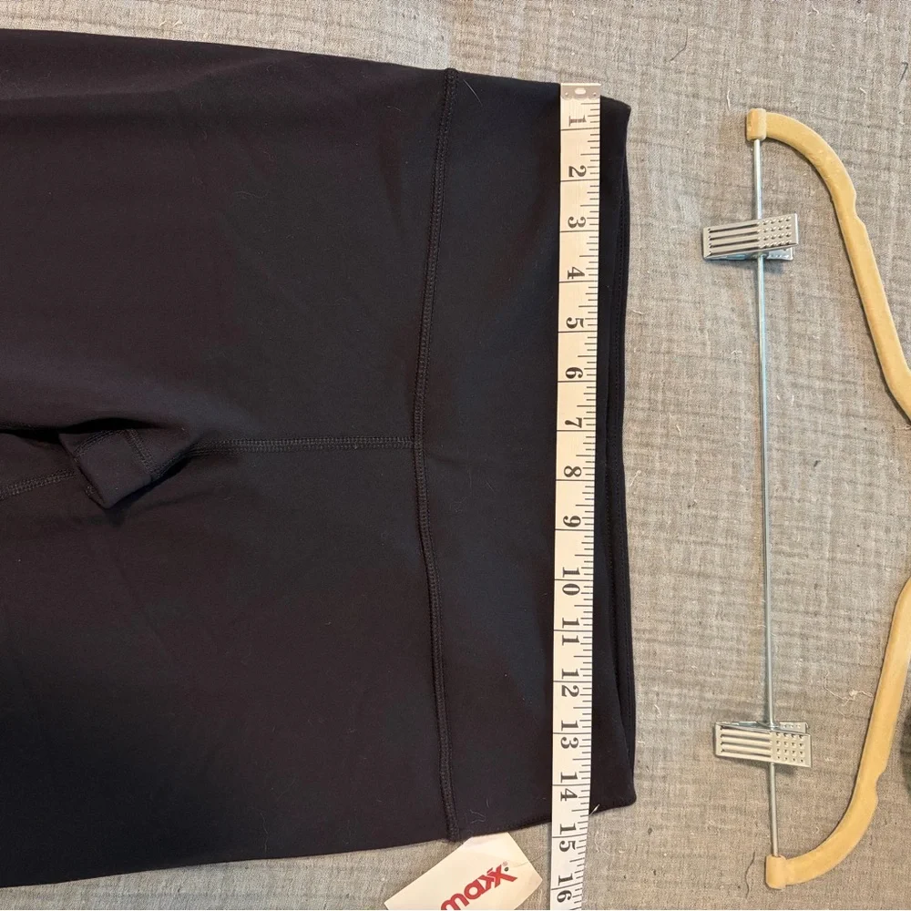 NWT: 90 Degree By Reflex | Black Highwaisted Cropped Leggings - Picture 5 of 7